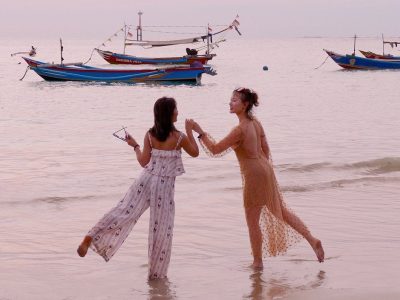 pantai jimbaran terkenal dengan apa