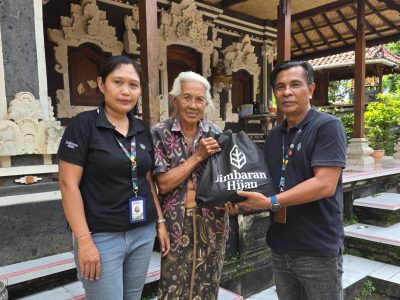 Jimbaran Hijau Perkuat Kepedulian Sosial dengan Bantuan bagi Lansia di Banjar Bhuana Gubug